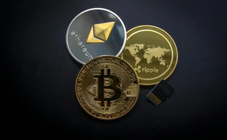 Bitcoin and cryptocurrency market trends in 2025 showing safe trading, investing, and global adoption